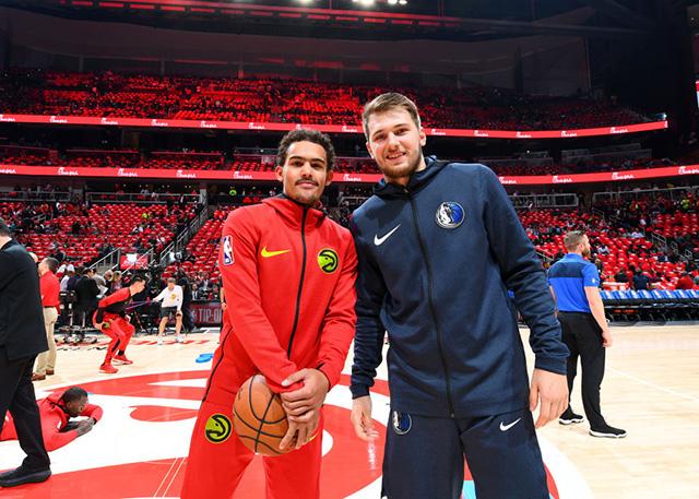 手压在边线 手压在边线